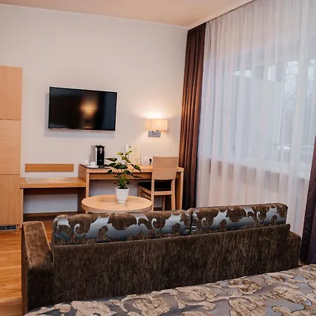 Paernu Hotel Otel