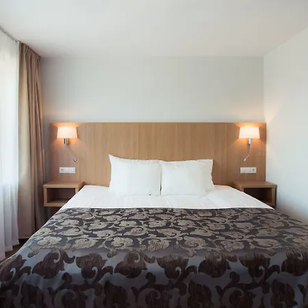 Paernu Hotel Otel 4*